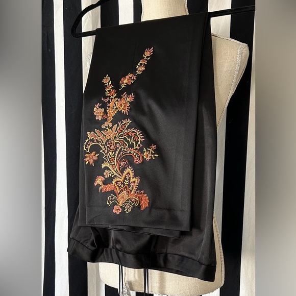 Spenser Jeremy Pants - Spenser Jeremy Black Pants with Floral Embroidery